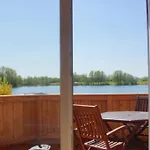 4 Personen Mit Kaminofen, Wintergarten Und Kanu, Mit Einem Wundervollen Blick Auf Den In Hébergement de vacances *