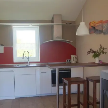 4 Personen Mit Kaminofen, Wintergarten Und Kanu, Mit Einem Wundervollen Blick Auf Den In Ferienhaus