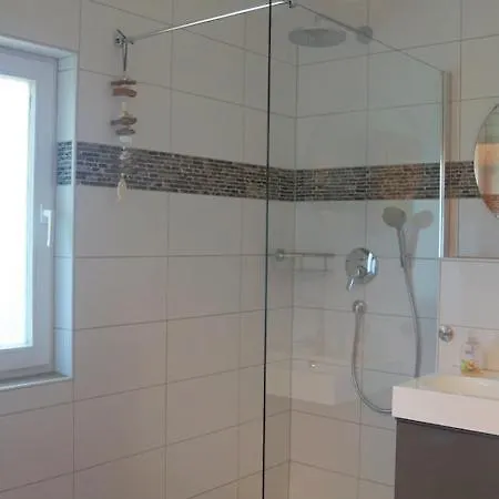 Feriehus 4 Personen Mit Kaminofen, Wintergarten Und Kanu, Mit Einem Wundervollen Blick Auf Den In Otterndorf
