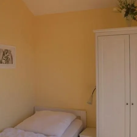 4 Personen Mit Kaminofen, Wintergarten Und Kanu, Mit Einem Wundervollen Blick Auf Den In *
