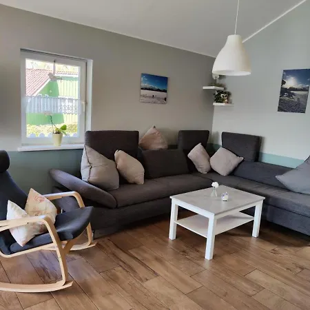 4 Personen Mit Kaminofen, Wintergarten Und Kanu, Mit Einem Wundervollen Blick Auf Den In *