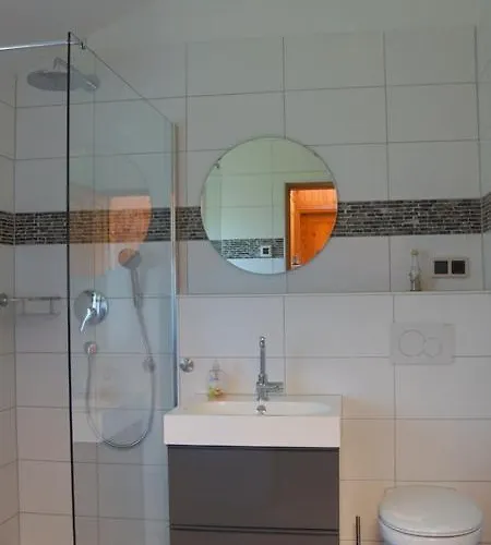 4 Personen Mit Kaminofen, Wintergarten Und Kanu, Mit Einem Wundervollen Blick Auf Den In