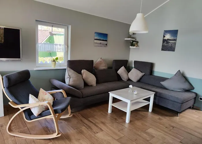 4 Personen Mit Kaminofen, Wintergarten Und Kanu, Mit Einem Wundervollen Blick Auf Den In *